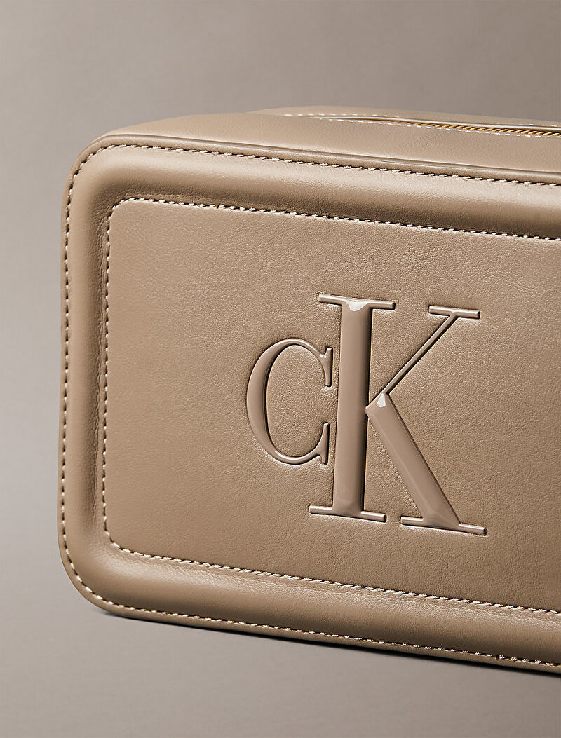 Calvin Klein Bej Renkli Kadın Bold Ck Camera Çantası
