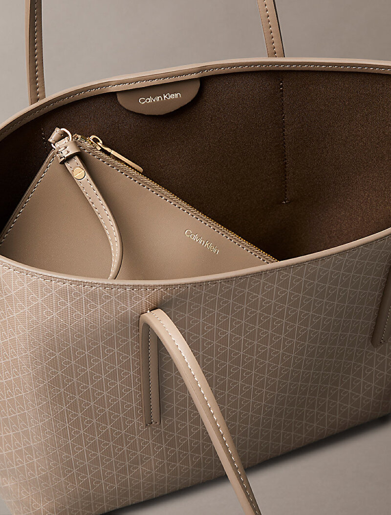 Calvin Klein Bej Renkli Kadın Emblem Small Tote Çanta