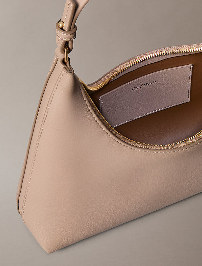 Calvin Klein Bej Renkli Kadın Foil Logo Omuz Çantası