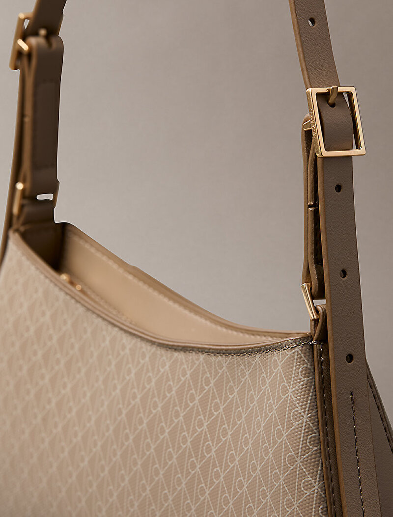 Calvin Klein Bej Renkli Kadın Emblem Small Omuz Çantası