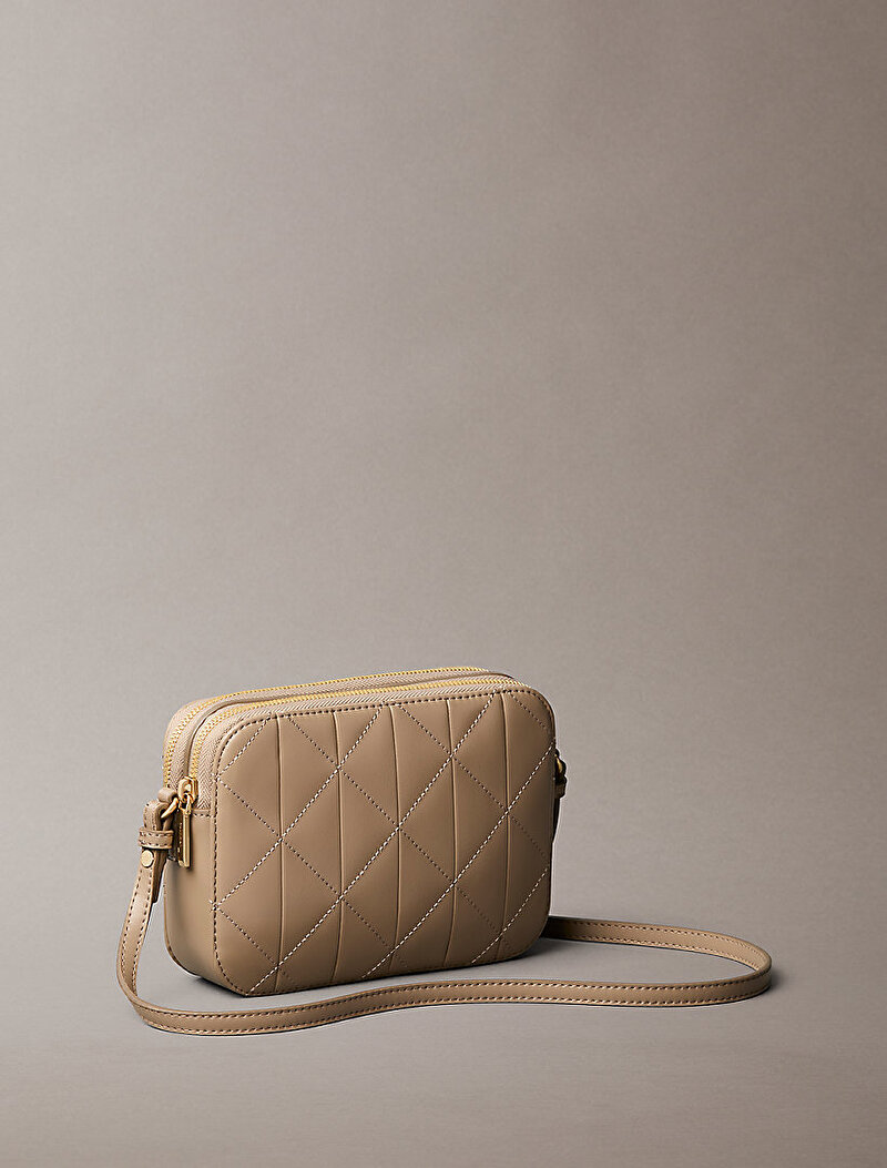 Calvin Klein Bej Renkli Kadın Quilted Camera Çantası