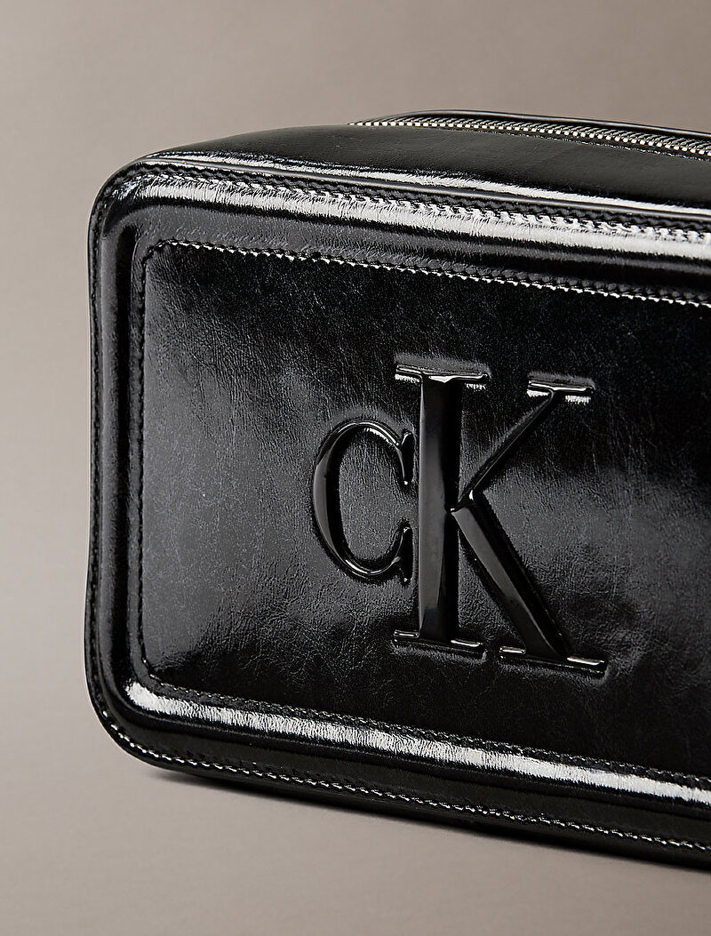 Calvin Klein Siyah Renkli Kadın Bold Ck Metallic Camera Çantası