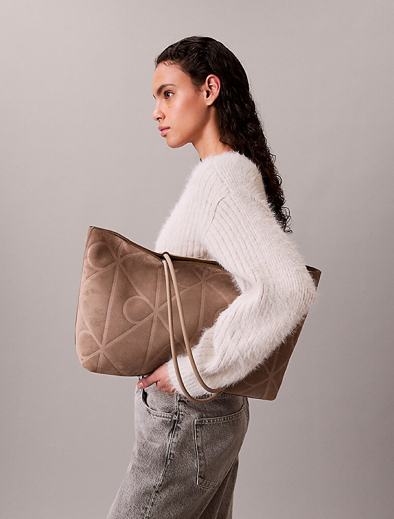 Calvin Klein Bej Renkli Kadın Emblem Embossed Tote Çanta