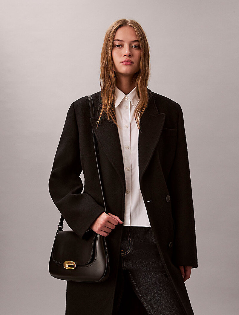 Calvin Klein Siyah Renkli Kadın Hardware Flap Medium Çapraz Çanta