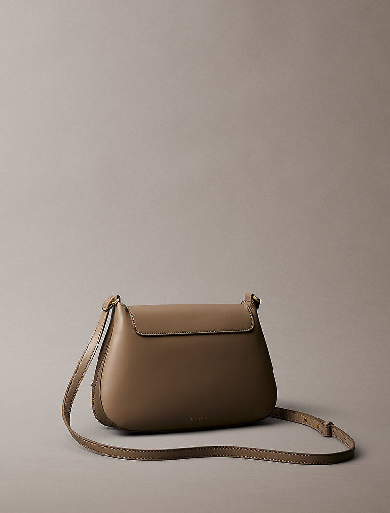 Calvin Klein Bej Renkli Kadın Hardware Flap Medium Çapraz Çanta