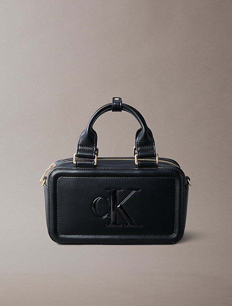 Calvin Klein Siyah Renkli Kadın Bold Ck Elongated Çapraz Çanta