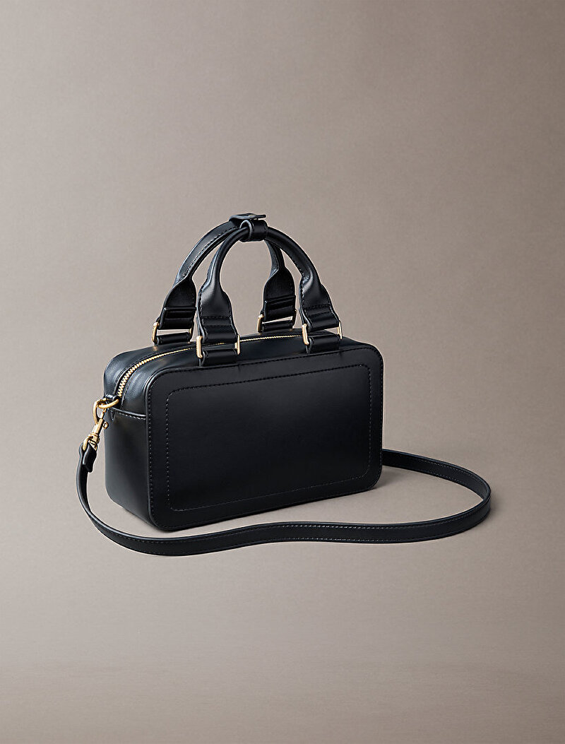 Calvin Klein Siyah Renkli Kadın Bold Ck Elongated Çapraz Çanta