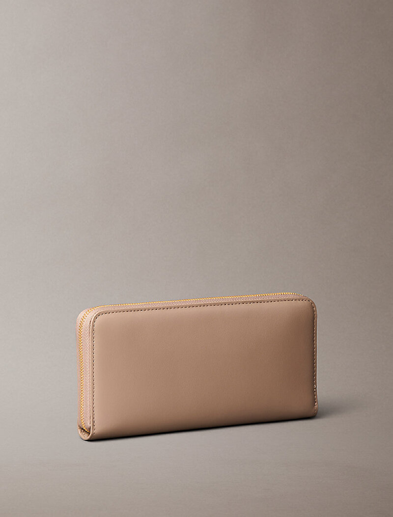 Calvin Klein Bej Renkli Kadın CK Large Zip Around Cüzdan