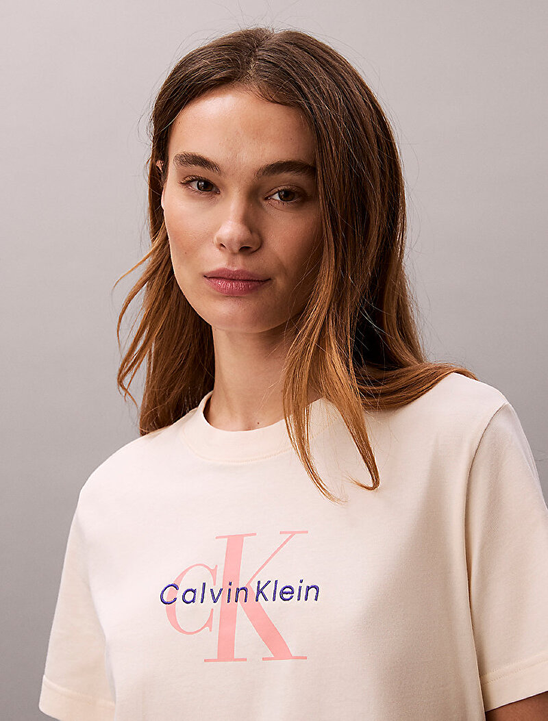 Calvin Klein Beyaz Renkli Kadın Hero Classic Mono T-shirt