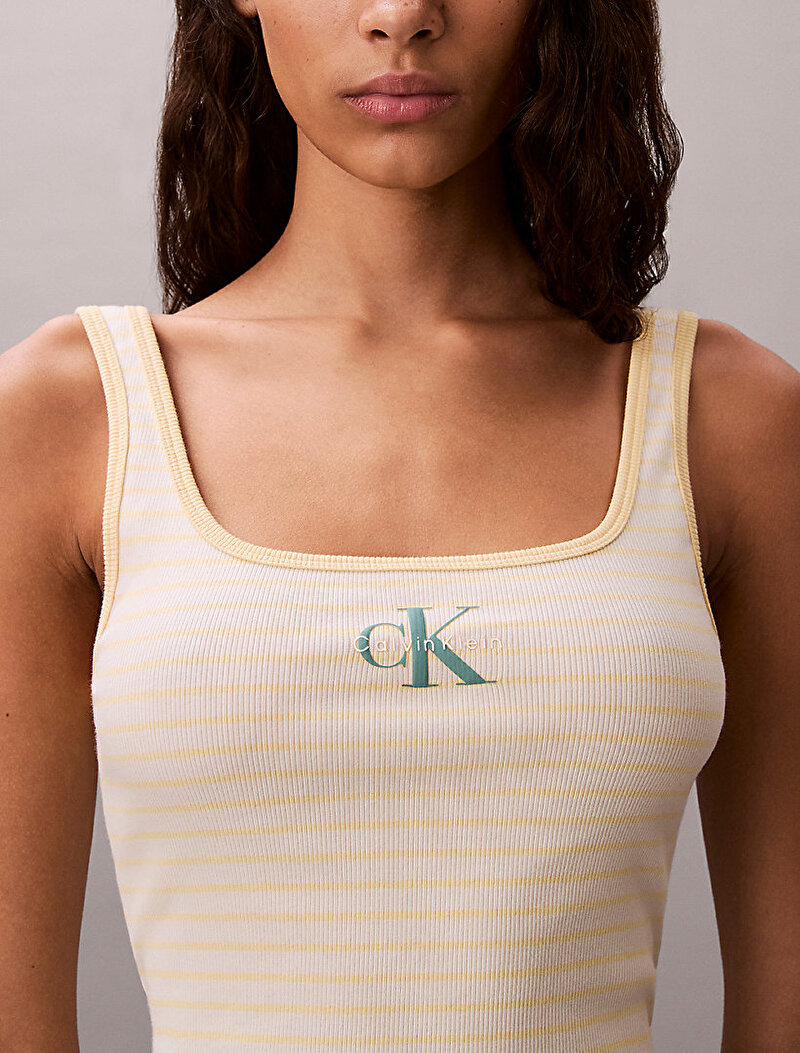 Calvin Klein Beyaz Renkli Kadın Stripped Monologo T-shirt