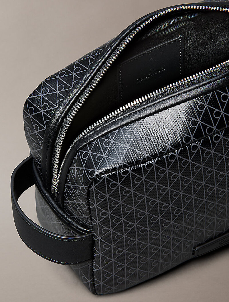 Calvin Klein Siyah Renkli Erkek Emblem Coated Washbag