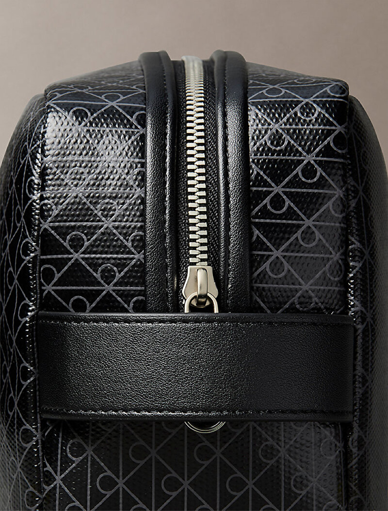 Calvin Klein Siyah Renkli Erkek Emblem Coated Washbag
