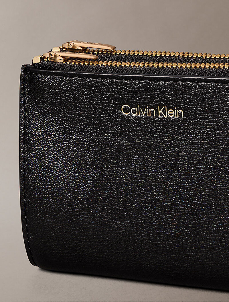 Calvin Klein Siyah Renkli Kadın Foil Logo Kartlık