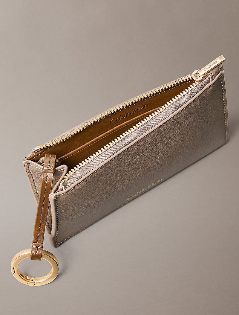 Calvin Klein Bej Renkli Kadın Foil Logo Kartlık