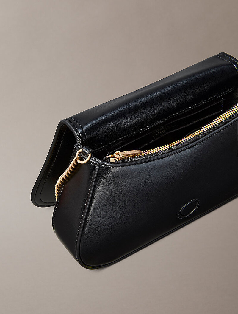 Calvin Klein Siyah Renkli Kadın CK Curved Cüzdan