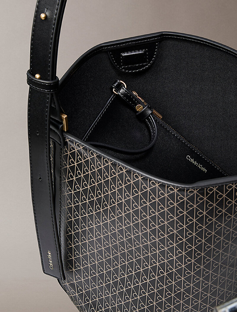Calvin Klein Siyah Renkli Kadın Emblem Medium Bucket Çanta
