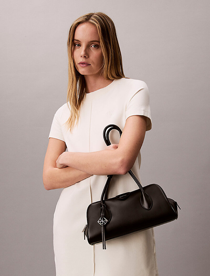 Calvin Klein Siyah Renkli Kadın Emblem Trio Omuz Çantası