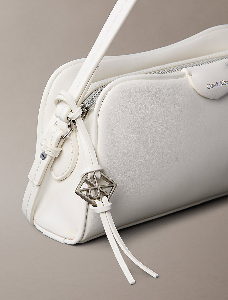Calvin Klein Beyaz Renkli Kadın Emblem Trio Çapraz Çanta