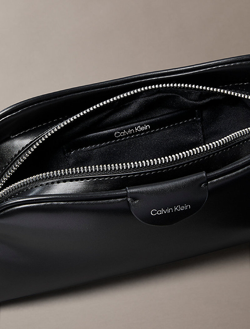 Calvin Klein Siyah Renkli Kadın Emblem Trio Çapraz Çanta