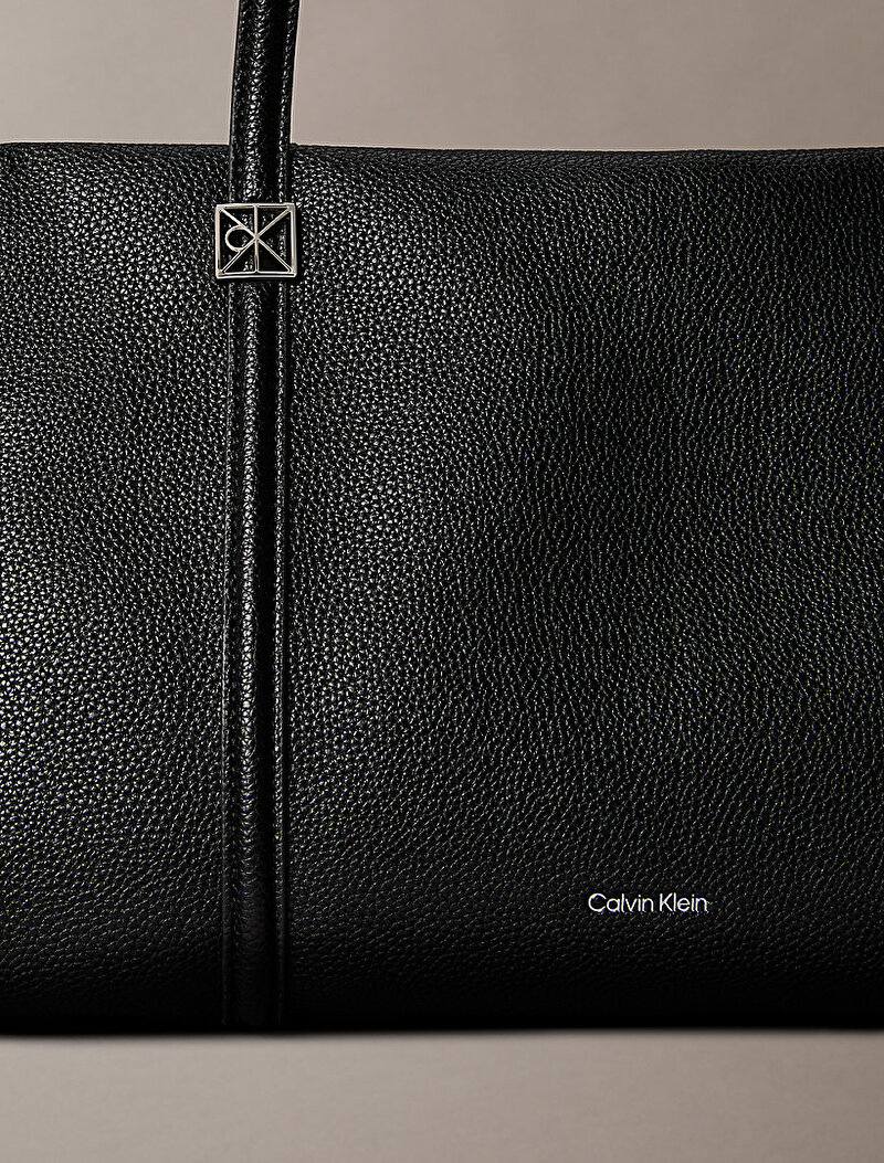 Calvin Klein Siyah Renkli Kadın Emblem Pebble Tote Çanta