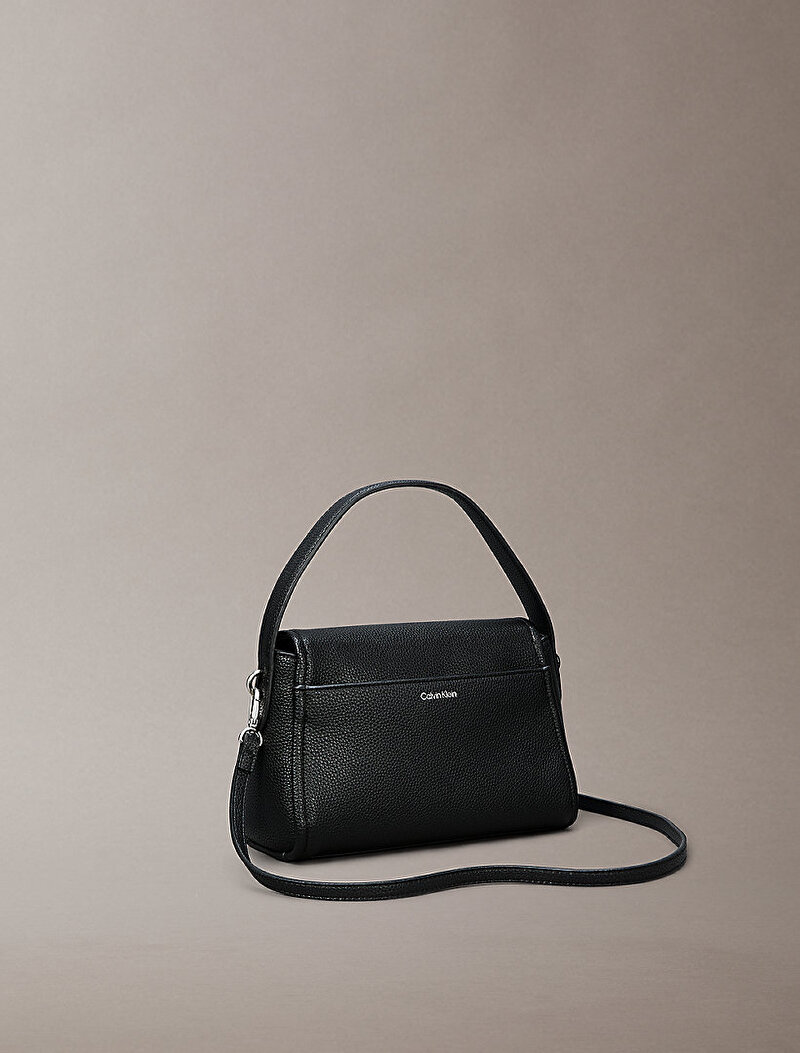 Calvin Klein Siyah Renkli Kadın Emblem Pebble Omuz Çantası