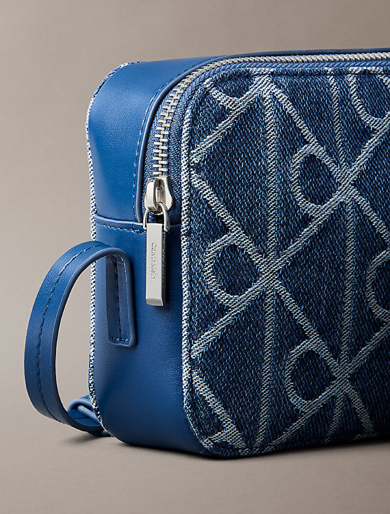 Calvin Klein Mavi Renkli Kadın Emblem Denim Çapraz Çanta