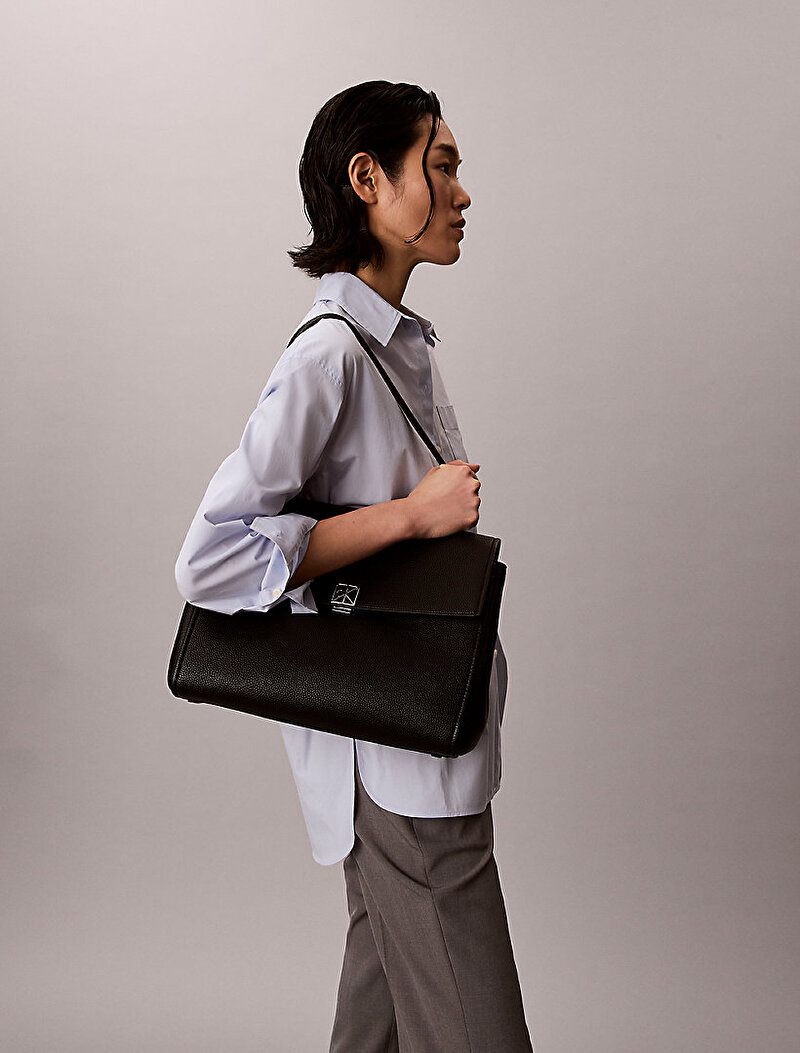 Calvin Klein Siyah Renkli Kadın Emblem Pebble Satchel Çanta