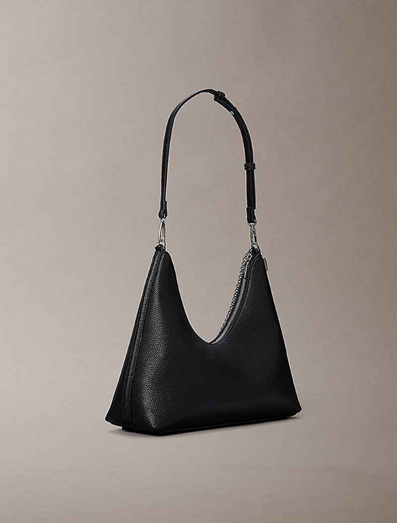 Calvin Klein Siyah Renkli Kadın Emblem Pebble Çapraz Çanta