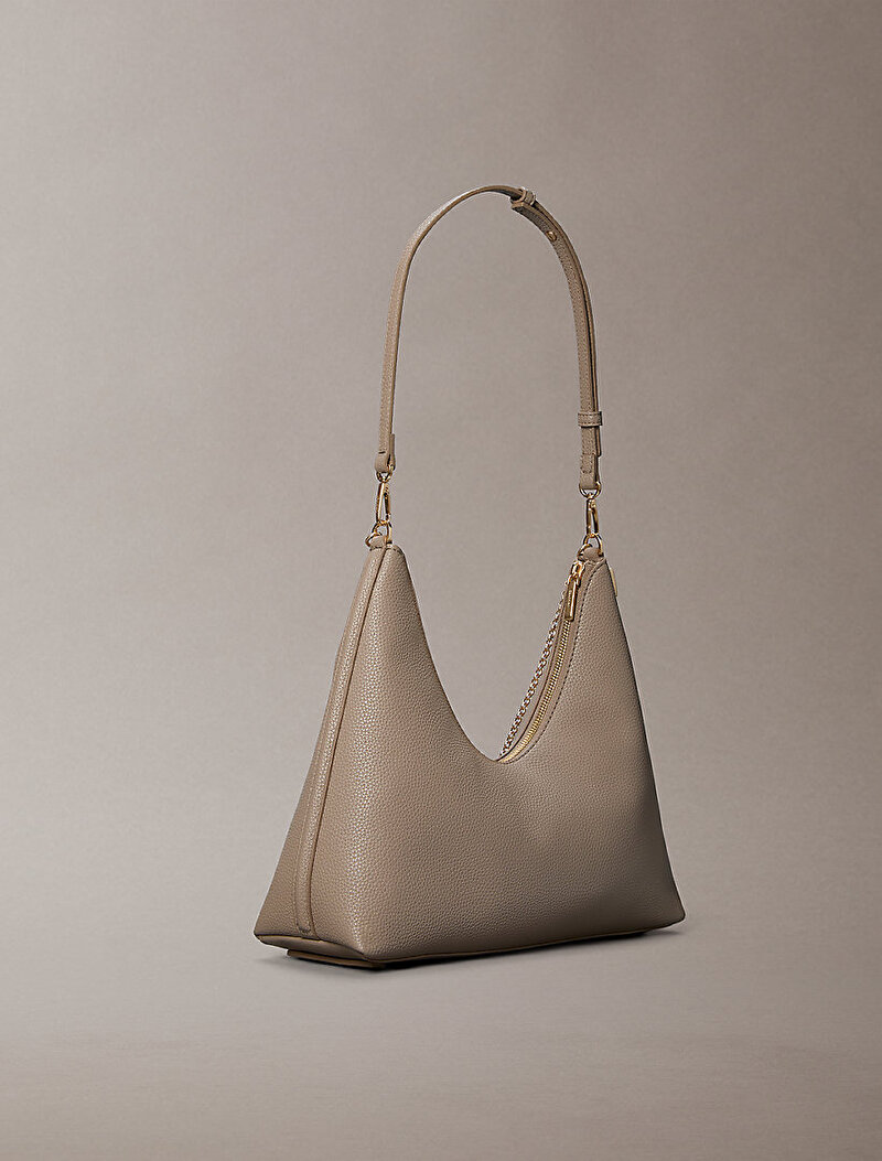 Calvin Klein Bej Renkli Kadın Emblem Pebble Omuz Çantası