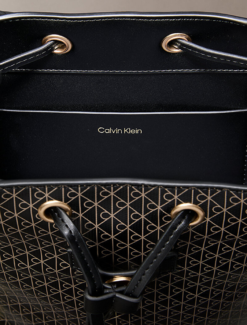 Calvin Klein Siyah Renkli Kadın Emblem Denim Sırt Çantası