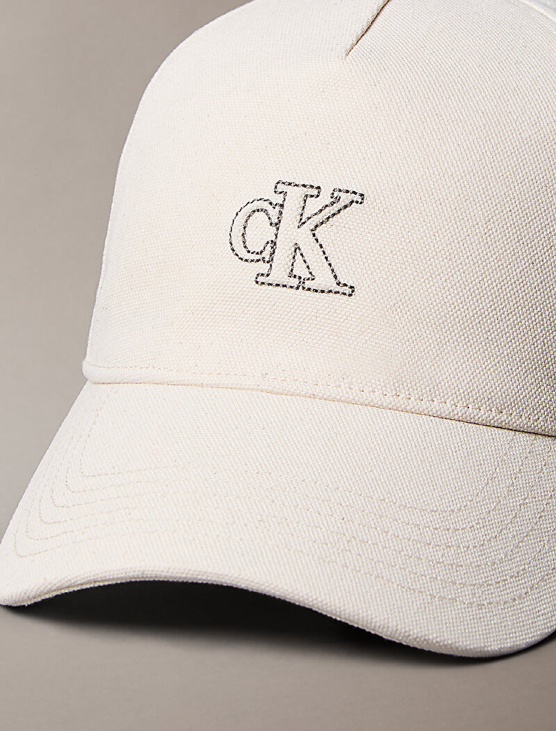 Calvin Klein Beyaz Renkli Kadın Canvas Embossed Şapka