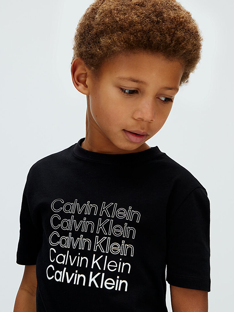 Calvin Klein Siyah Renkli Erkek Çocuk Stacked Logo T-shirt
