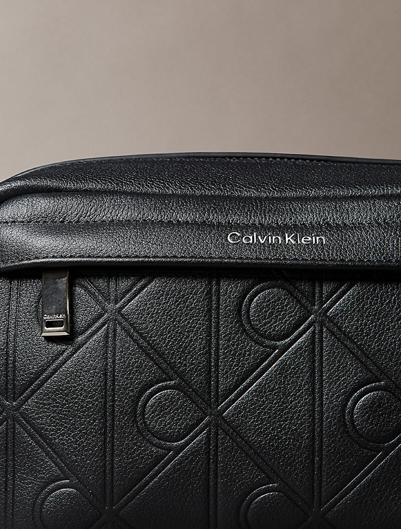 Calvin Klein Siyah Renkli Erkek Emblem Embossed Washbag