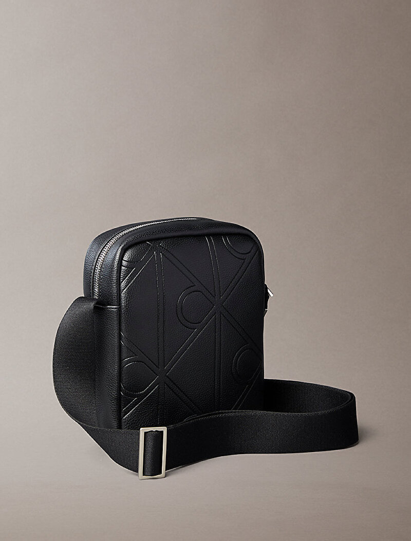 Calvin Klein Siyah Renkli Erkek Emblem Emboss Çapraz Çanta