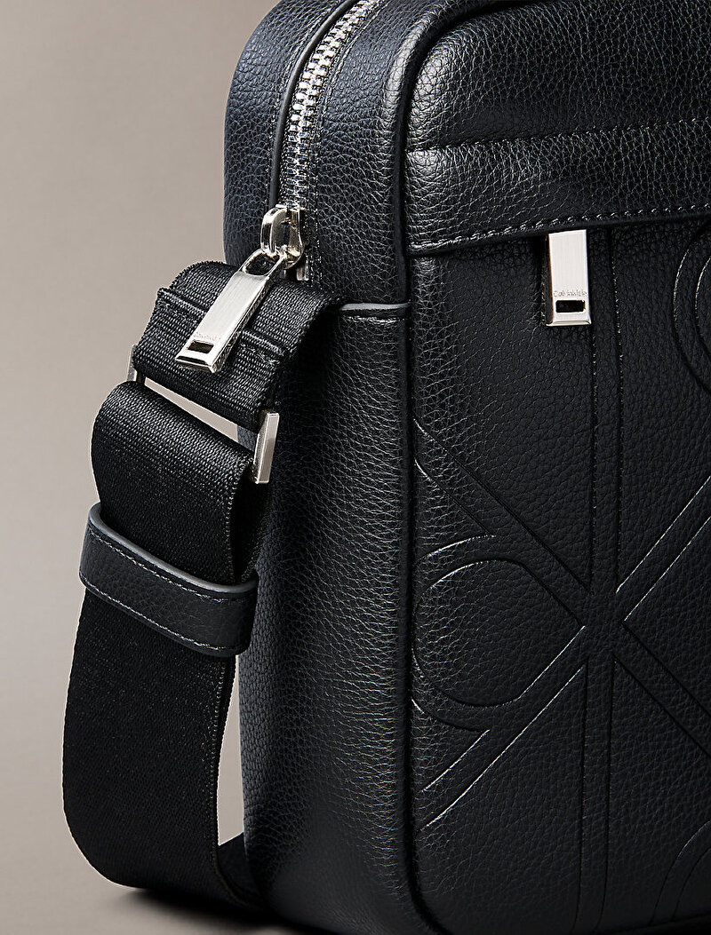 Calvin Klein Siyah Renkli Erkek Emblem Emboss Çapraz Çanta