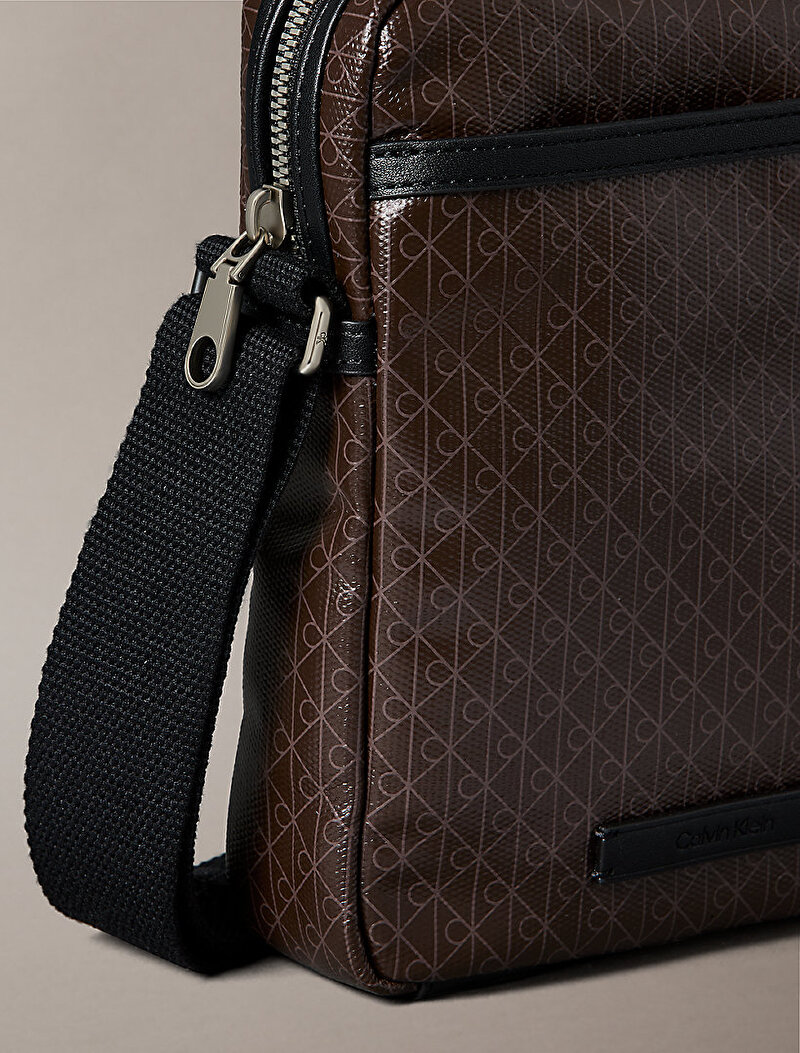 Calvin Klein Kahverengi Renkli Erkek Emblem Coated Çapraz Çanta