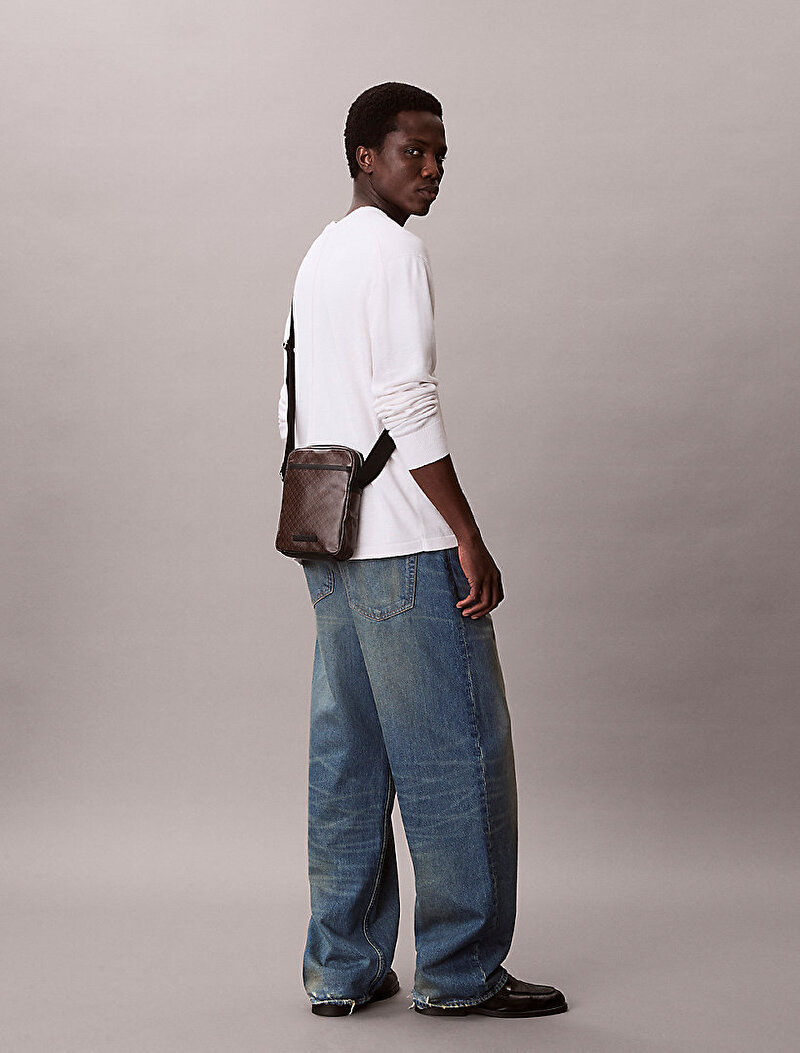 Calvin Klein Kahverengi Renkli Erkek Emblem Coated Çapraz Çanta
