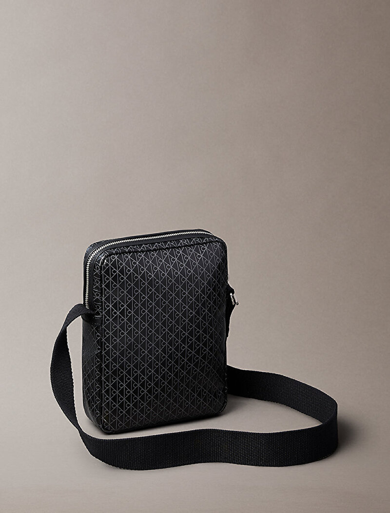 Calvin Klein Siyah Renkli Erkek Emblem Coated Çapraz Çanta