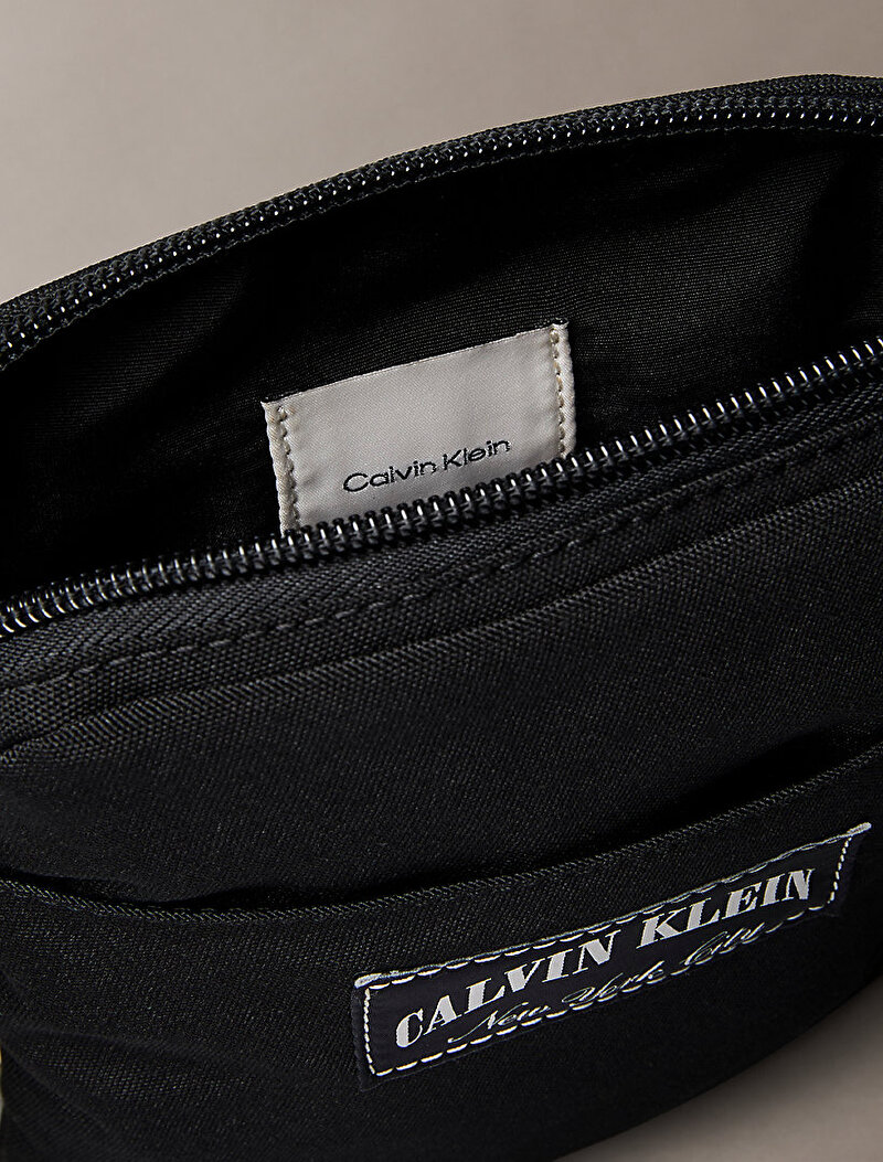 Calvin Klein Siyah Renkli Erkek Graphic Capsule Çapraz Çanta