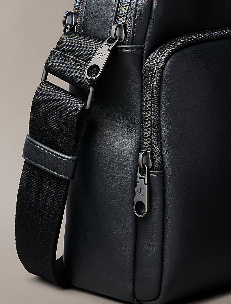 Calvin Klein Siyah Renkli Erkek Bold CK Pocket Çapraz Çanta