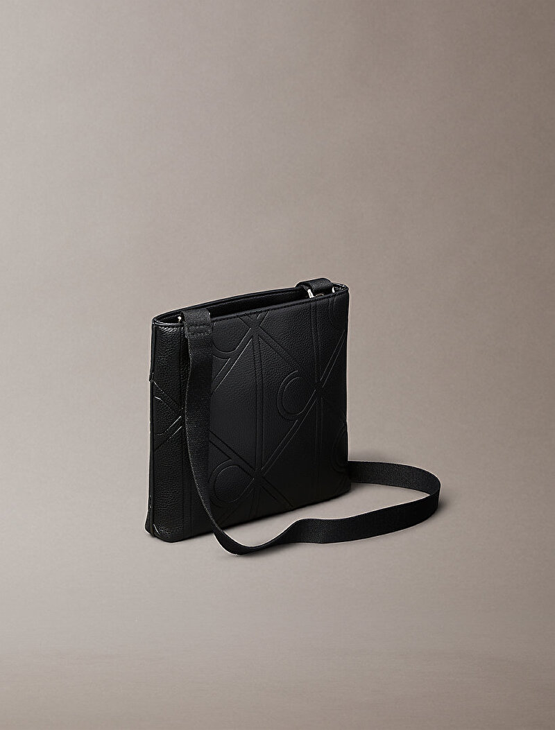 Calvin Klein Siyah Renkli Erkek Emblem Emboss Slim Çapraz Çanta