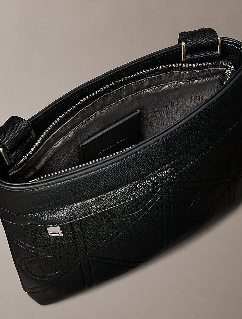 Calvin Klein Siyah Renkli Erkek Emblem Emboss Slim Çapraz Çanta