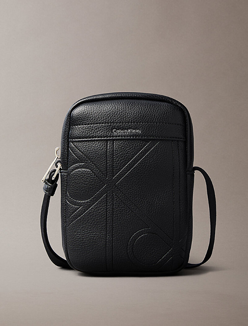 Calvin Klein Siyah Renkli Erkek Emblem Emboss Çapraz Çanta