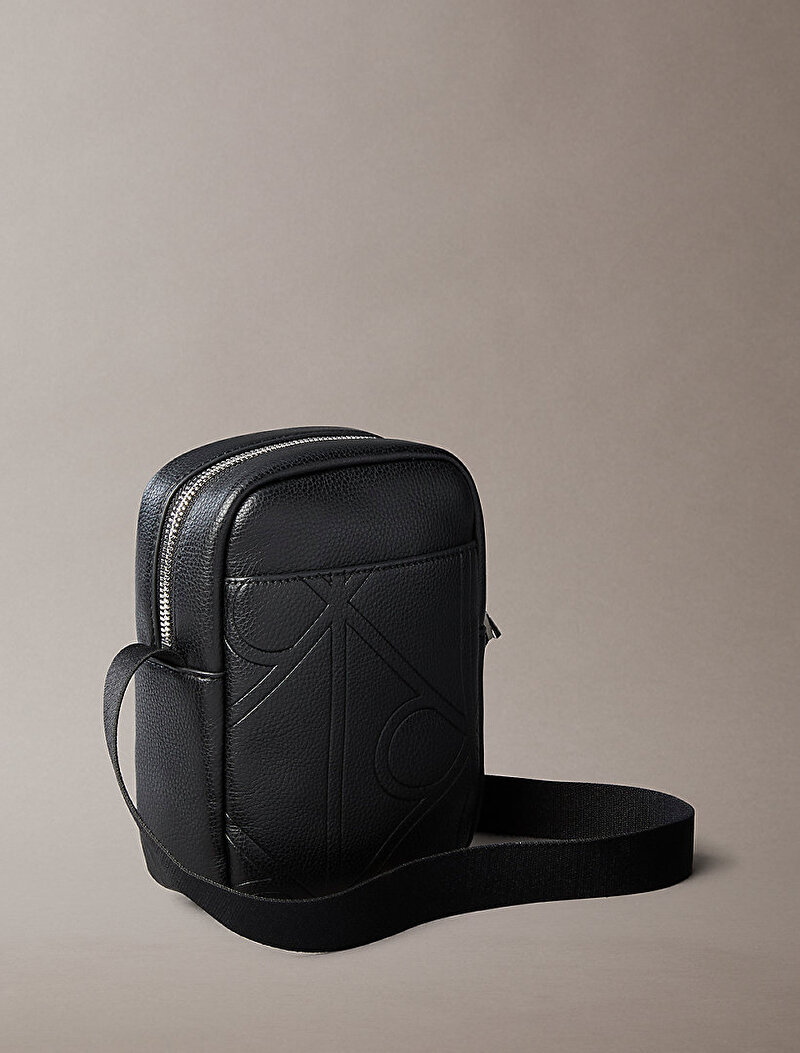 Calvin Klein Siyah Renkli Erkek Emblem Emboss Çapraz Çanta