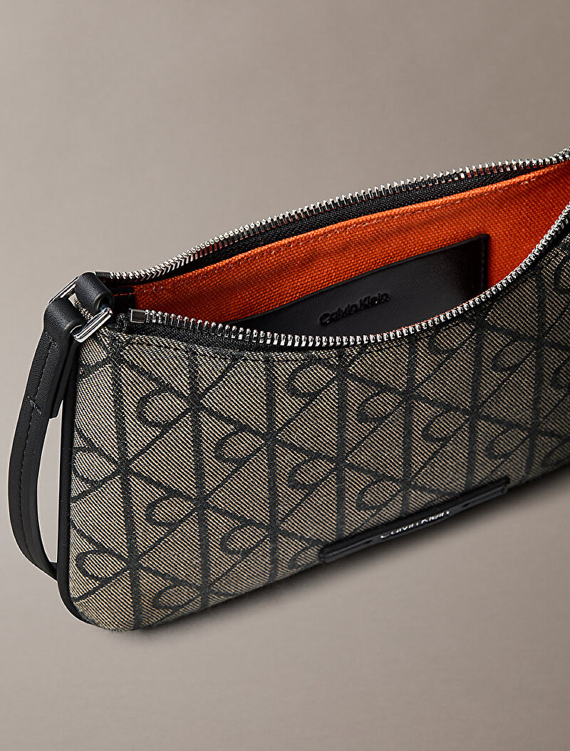 Calvin Klein Bej Renkli Kadın Emblem Jacquard Çapraz Çanta