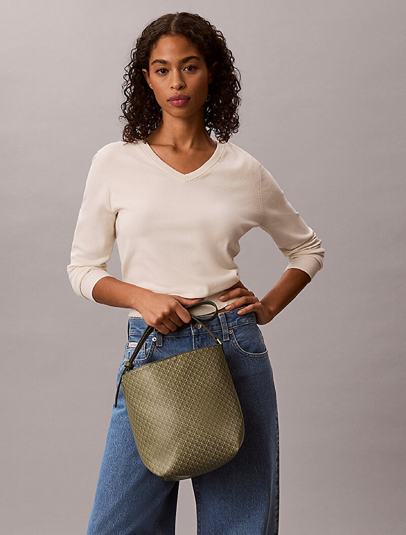 Calvin Klein Yeşil Renkli Kadın Emblem Medium Bucket Çanta