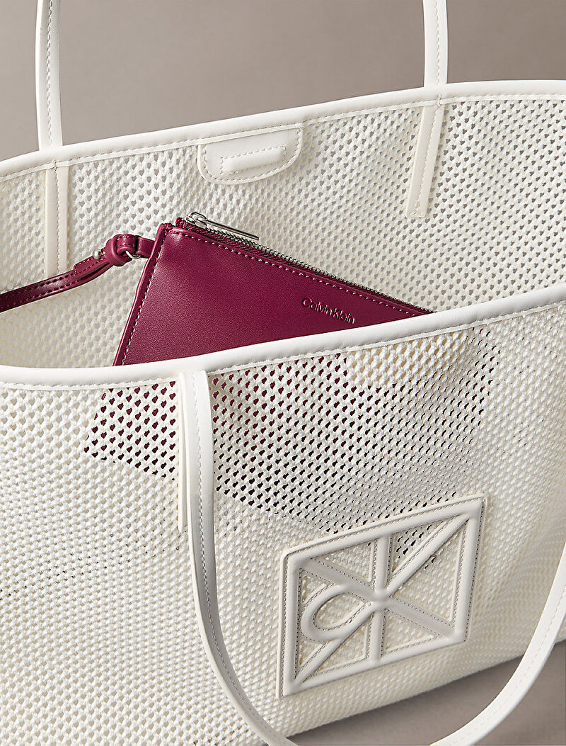 Calvin Klein Beyaz Renkli Kadın Emblem Mesh Tote Çanta