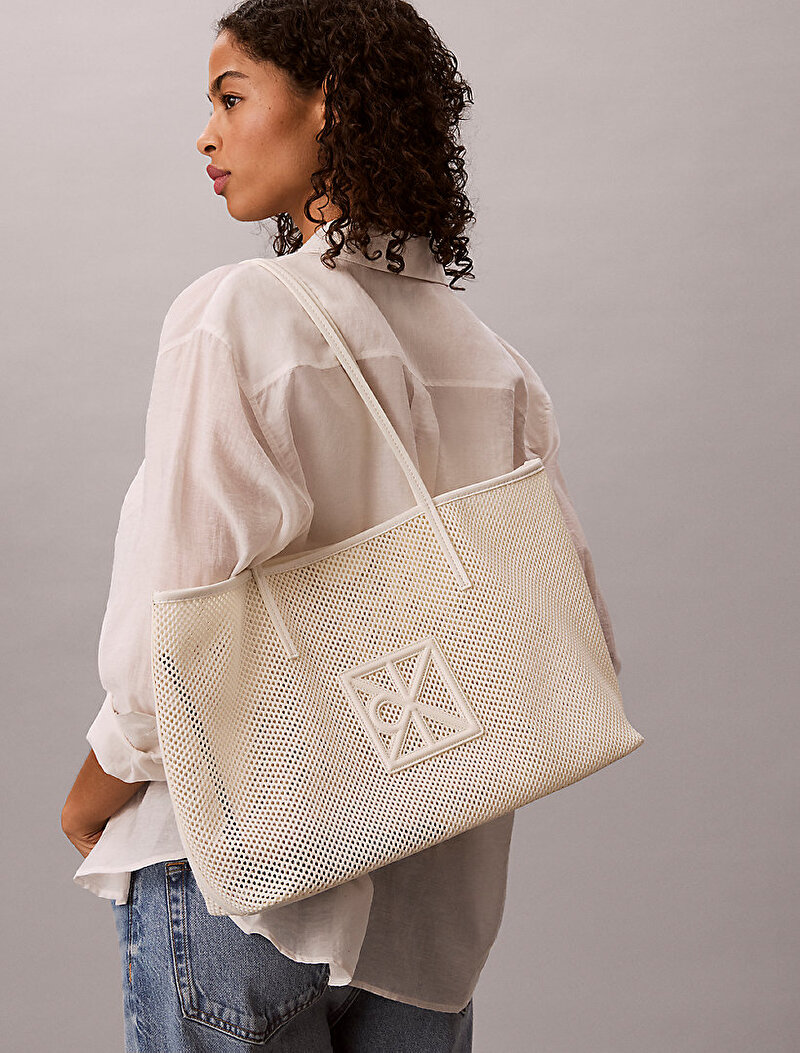 Calvin Klein Beyaz Renkli Kadın Emblem Mesh Tote Çanta