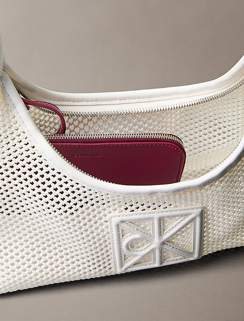 Calvin Klein Beyaz Renkli Kadın Emblem Mesh Omuz Çantası