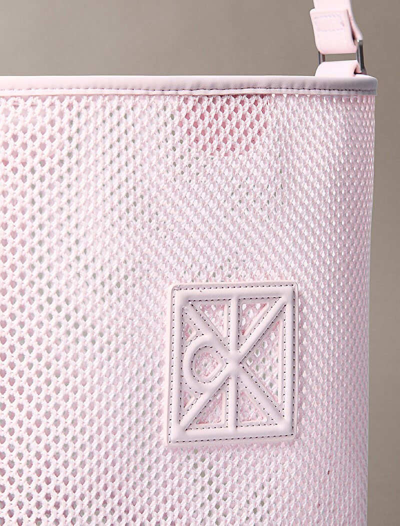 Calvin Klein Pembe Renkli Kadın Emblem Mesh Bucket Çanta